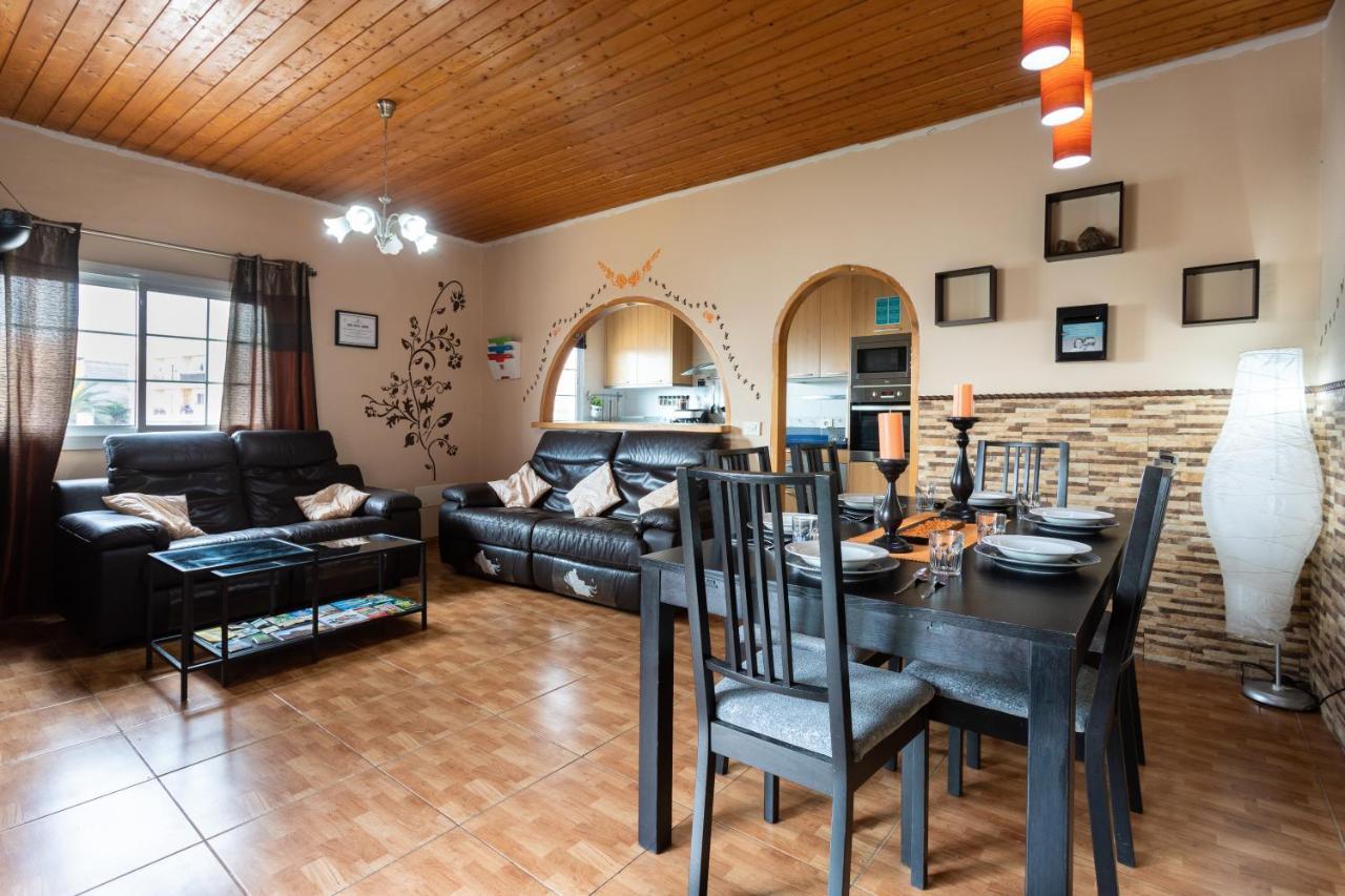 Villa Blanca Tenerife - Private Rooms - Terrace And Bbq, 5 Minutes From The Beach And Airport 圣伊西德罗 外观 照片