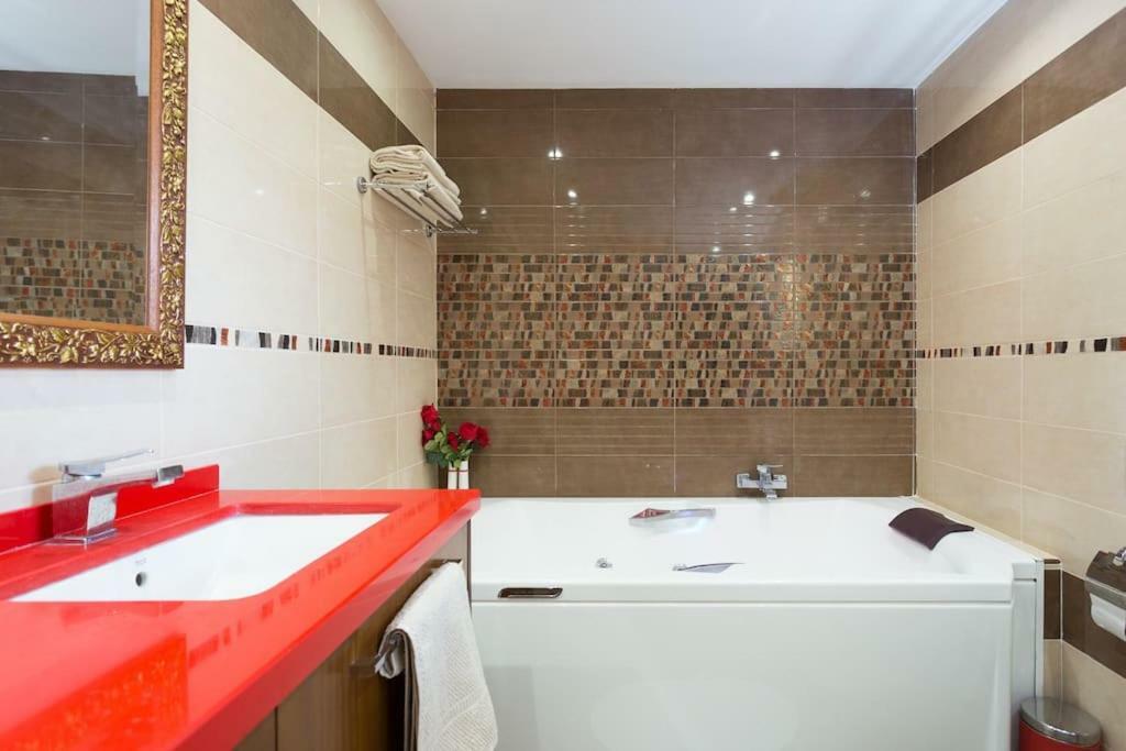 Villa Blanca Tenerife - Private Rooms - Terrace And Bbq, 5 Minutes From The Beach And Airport 圣伊西德罗 外观 照片