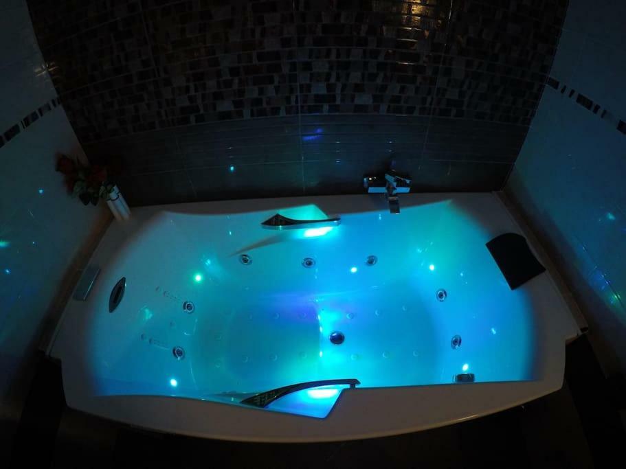 Villa Blanca Tenerife - Private Rooms - Terrace And Bbq, 5 Minutes From The Beach And Airport 圣伊西德罗 外观 照片