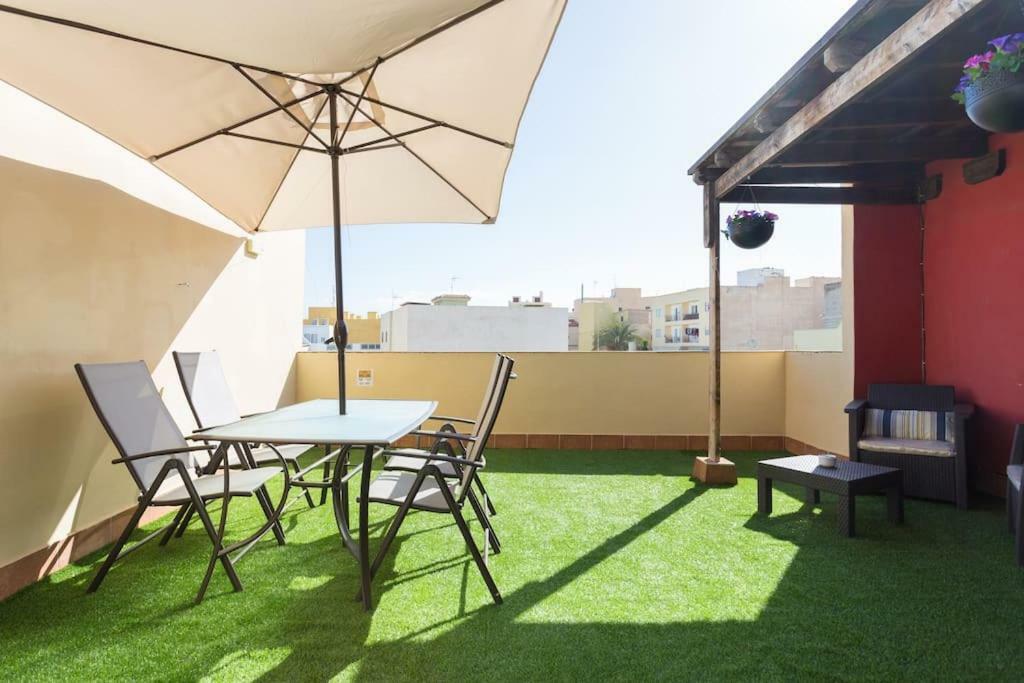 Villa Blanca Tenerife - Private Rooms - Terrace And Bbq, 5 Minutes From The Beach And Airport 圣伊西德罗 外观 照片